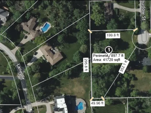 a sign that is on the side of the house