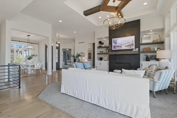 $1,350,000 | 3501 West 150th Street, Leawood, KS 66224