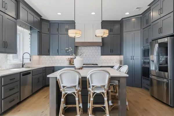 $1,350,000 | 3501 West 150th Street, Leawood, KS 66224
