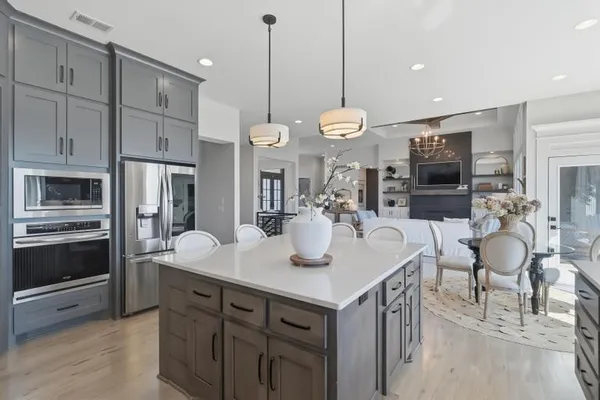 $1,350,000 | 3501 West 150th Street, Leawood, KS 66224