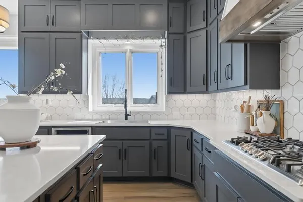 $1,350,000 | 3501 West 150th Street, Leawood, KS 66224