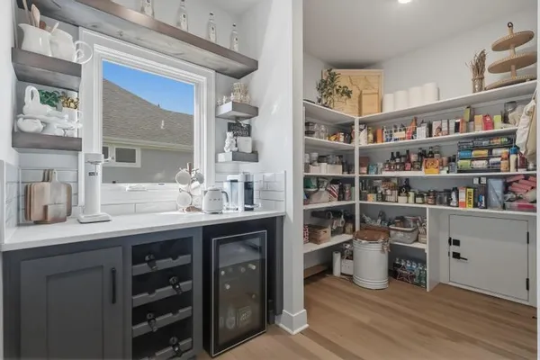 $1,350,000 | 3501 West 150th Street, Leawood, KS 66224