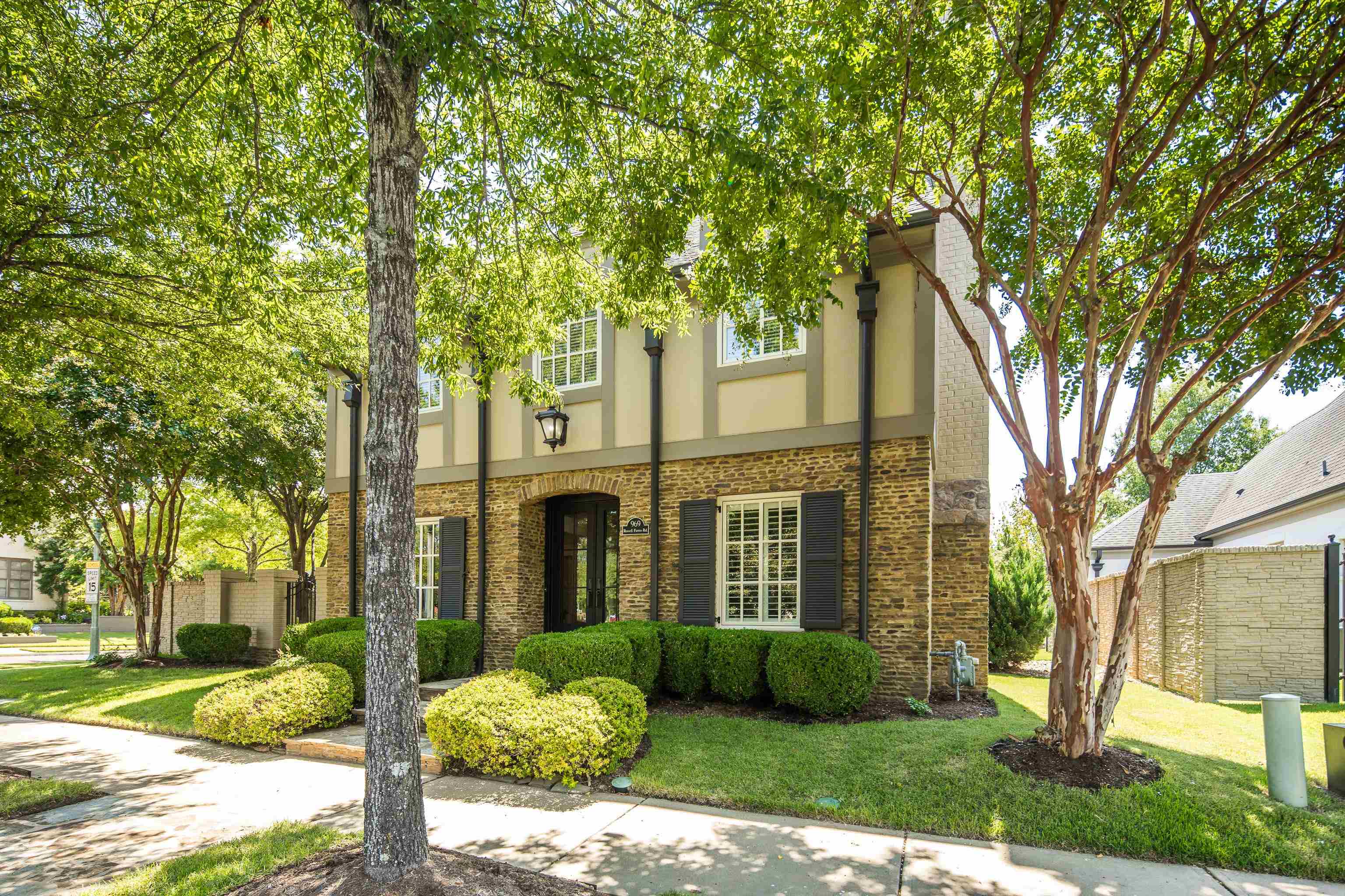 969 Russell Farms Road Collierville, TN 38017 - Photo 4 of 40 Gallery Image 4