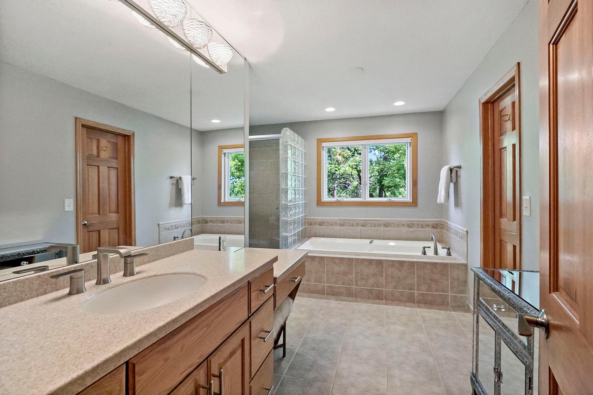 8879 Sylvan Ridge Eden Prairie, MN 55347 - Photo 25 of 49