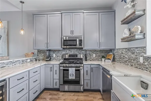 $1,599,000 | 37 Flamingo Road, Rockport, TX 78382