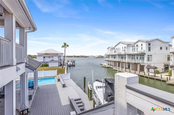 $1,599,000 | 37 Flamingo Road, Rockport, TX 78382