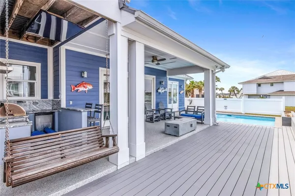 $1,599,000 | 37 Flamingo Road, Rockport, TX 78382