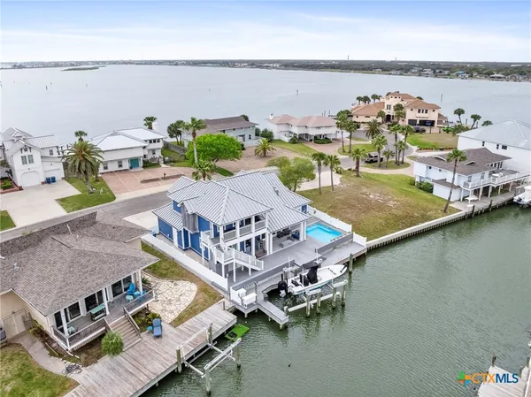 $1,599,000 | 37 Flamingo Road, Rockport, TX 78382