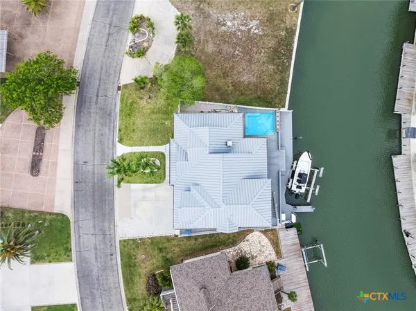 $1,599,000 | 37 Flamingo Road, Rockport, TX 78382