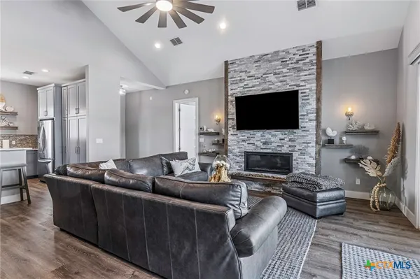 $1,599,000 | 37 Flamingo Road, Rockport, TX 78382