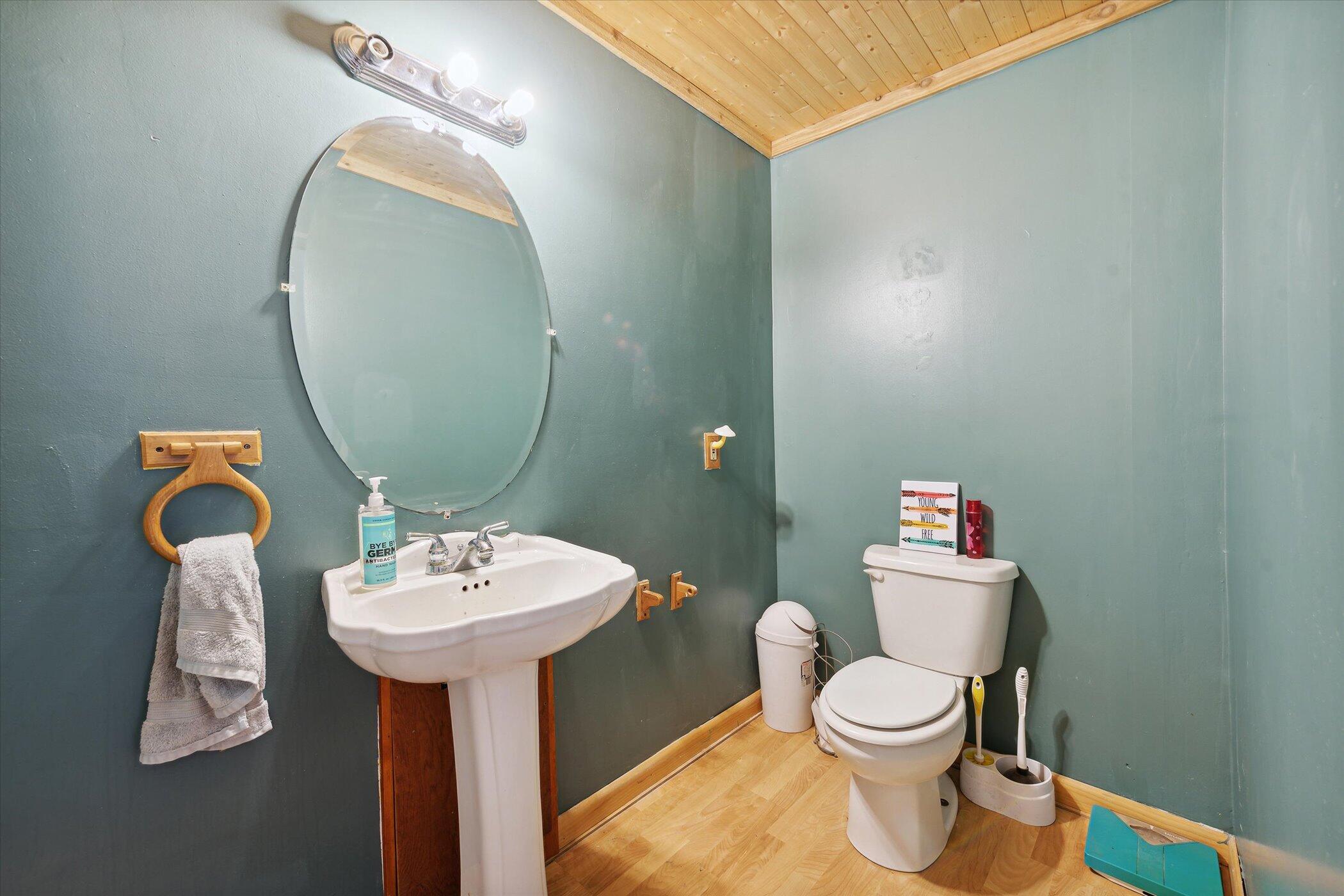 4851 Northwest Lake Road Lakeview, MI 48850 - Photo 16 of 46 16-4851-Lake-Rd-Lakeview-MI-48850--Windo