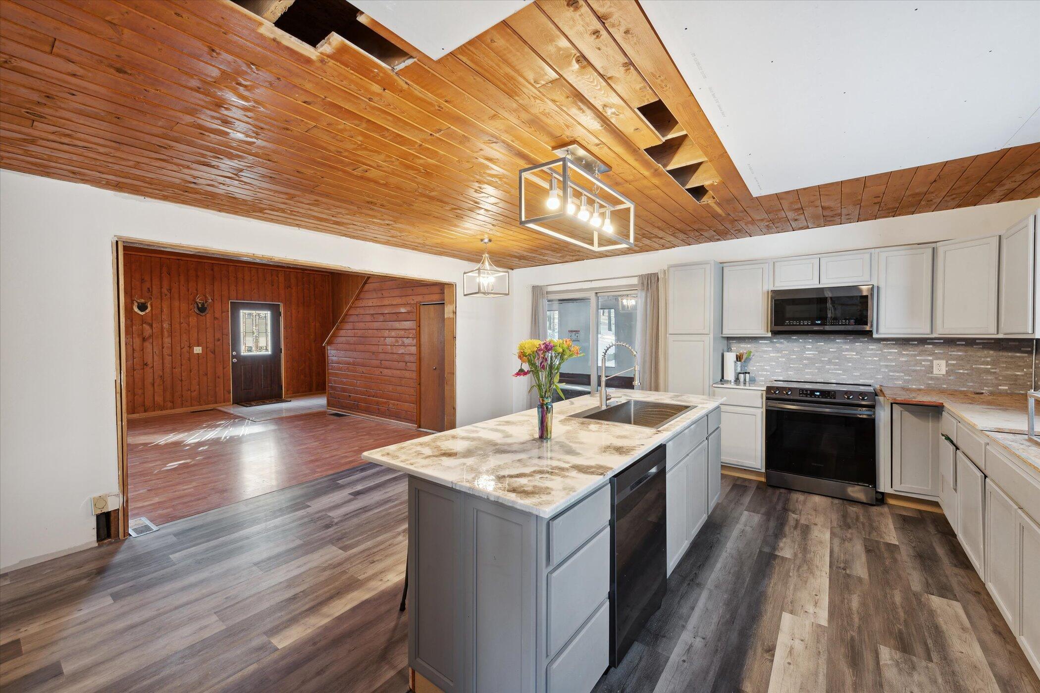 4851 Northwest Lake Road Lakeview, MI 48850 - Photo 6 of 46 09-4851-Lake-Rd-Lakeview-MI-48850--Windo