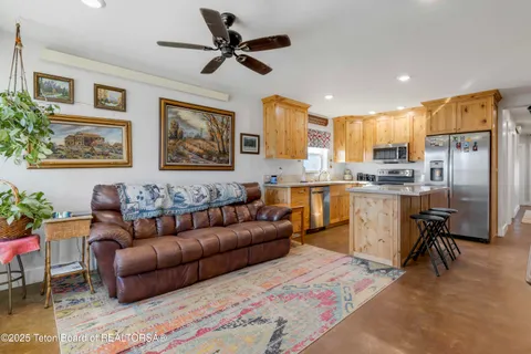 $750,000 | 185 Franklin Avenue, Thayne, WY 83127