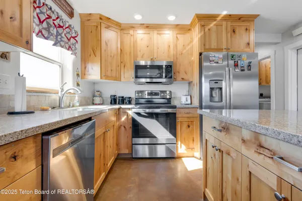 $695,000 | 185 Franklin Avenue, Thayne, WY 83127