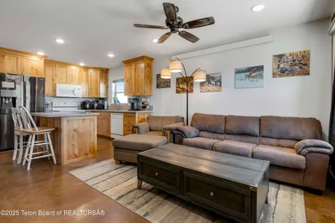 $750,000 | 185 Franklin Avenue, Thayne, WY 83127