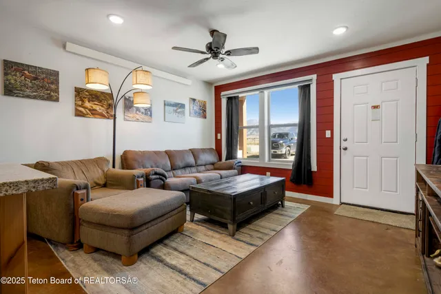 $750,000 | 185 Franklin Avenue, Thayne, WY 83127