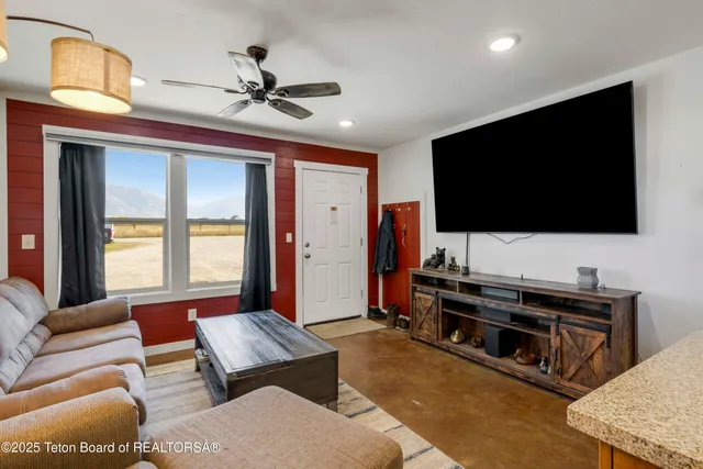 $750,000 | 185 Franklin Avenue, Thayne, WY 83127