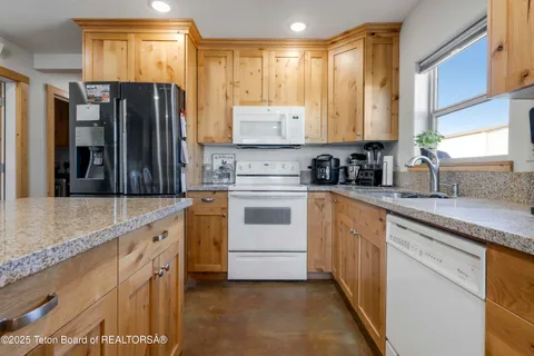 $750,000 | 185 Franklin Avenue, Thayne, WY 83127