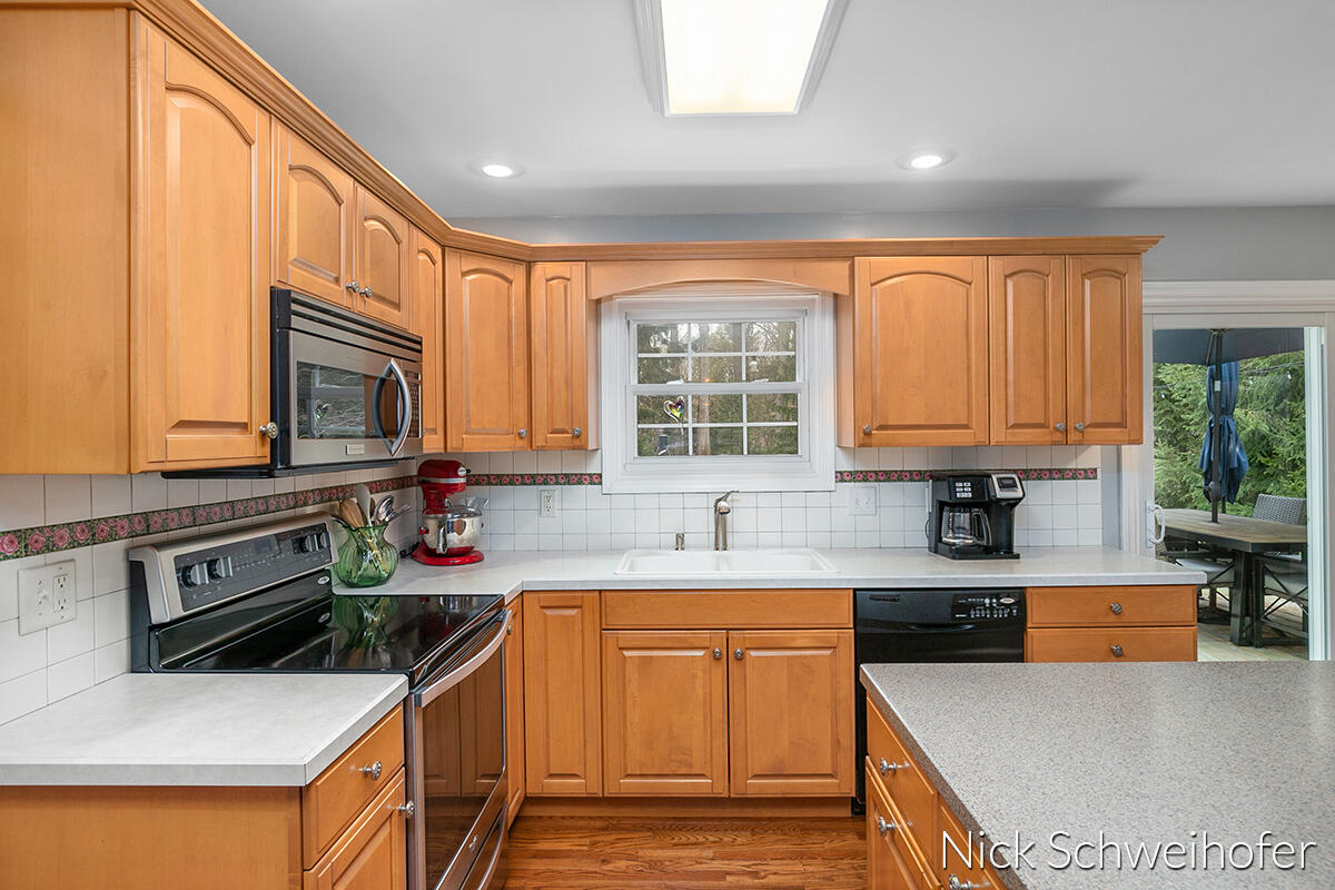 360 Stone Harbor Road Holland, MI 49424 - Photo 10 of 50 IMG_1009