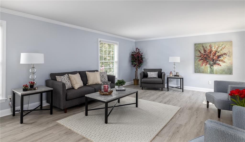 746 Pinoak Road Pittsburgh, PA 15243 - Photo 2 of 25 Gallery Image 2