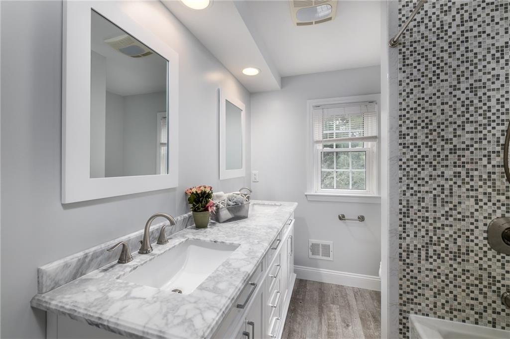746 Pinoak Road Pittsburgh, PA 15243 - Photo 16 of 25 Gallery Image 16