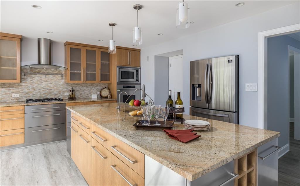746 Pinoak Road Pittsburgh, PA 15243 - Photo 7 of 25 Gallery Image 7