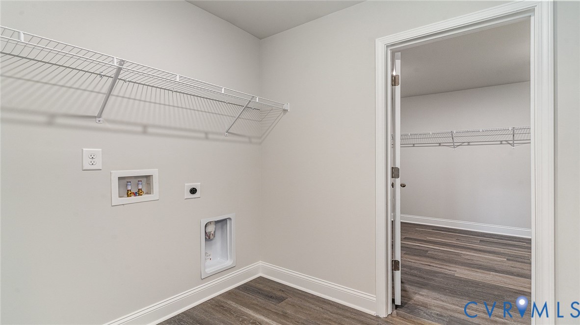 16943 Barmer Road Chesterfield, VA 23832 - Photo 29 of 39 a view of an empty walk in closet