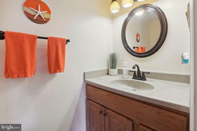 17 Valley Ridge Loop Cockeysville, MD 21030 - Photo 13 of 20 Half Bath