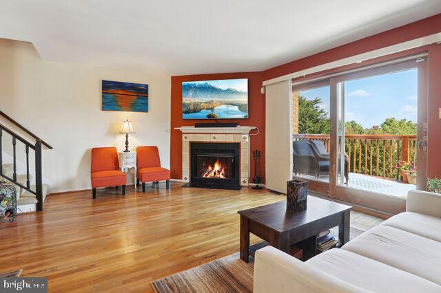 17 Valley Ridge Loop Cockeysville, MD 21030 - Photo 3 of 20 Living Room