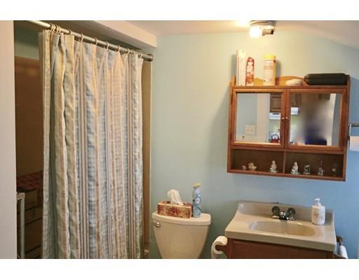232 Montgomery Road Westfield, MA 01085 - Photo 4 of 27 Gallery Image 4