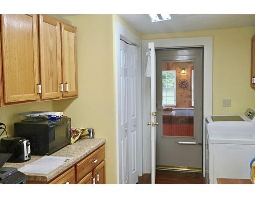 232 Montgomery Road Westfield, MA 01085 - Photo 5 of 27 Gallery Image 5