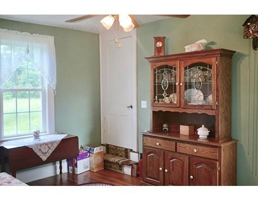 232 Montgomery Road Westfield, MA 01085 - Photo 6 of 27 Gallery Image 6