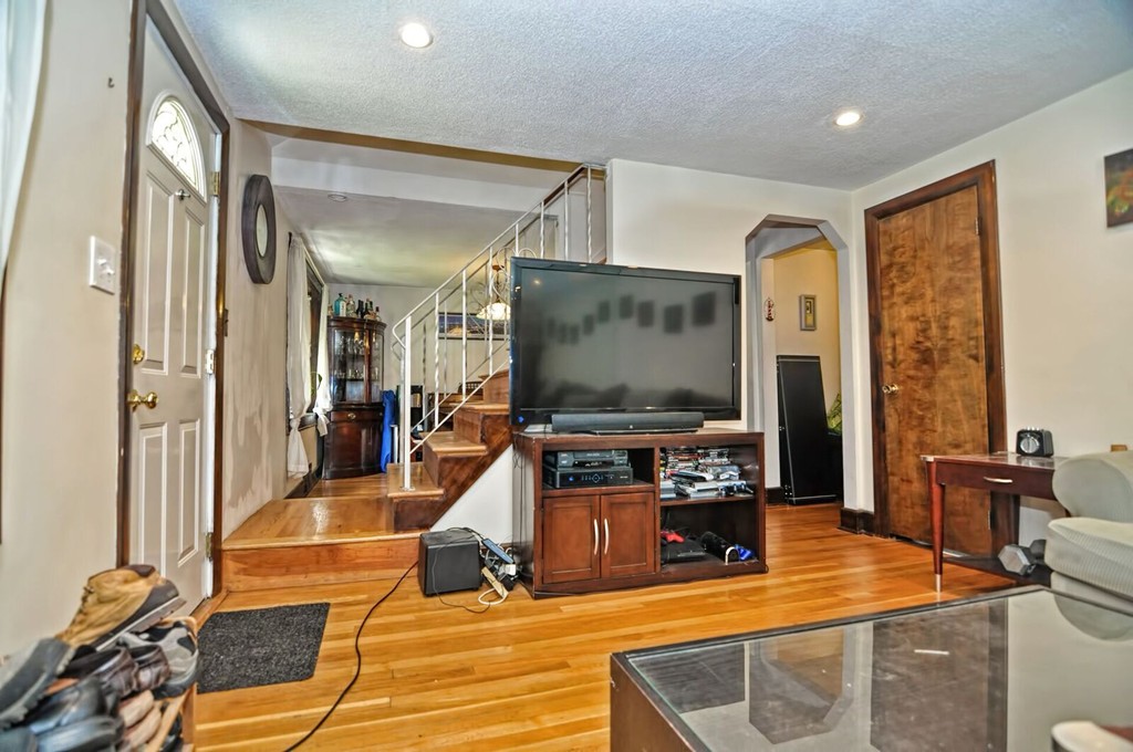 30 Edward Road Watertown, MA 02472 - Photo 4 of 17 Gallery Image 4