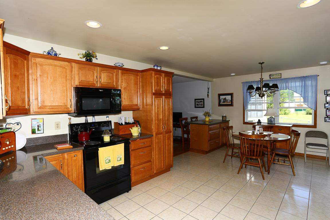 14 Adare Road Troy, NY 12180 - Photo 8 of 20 Photo 8