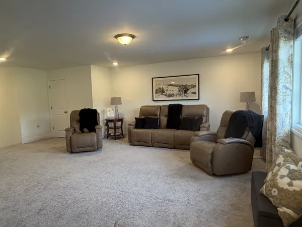 $381,900 | 16 Aurora Circle, Fayetteville, TN 37334