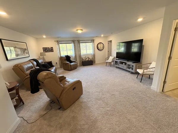 $381,900 | 16 Aurora Circle, Fayetteville, TN 37334