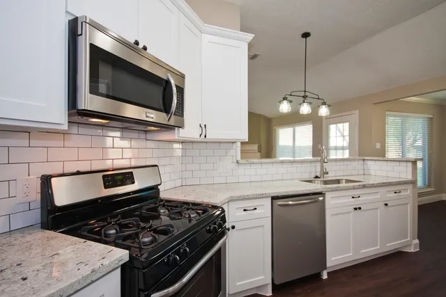 $1,900 | 2410 Decker Park Court, Richmond, TX 77406