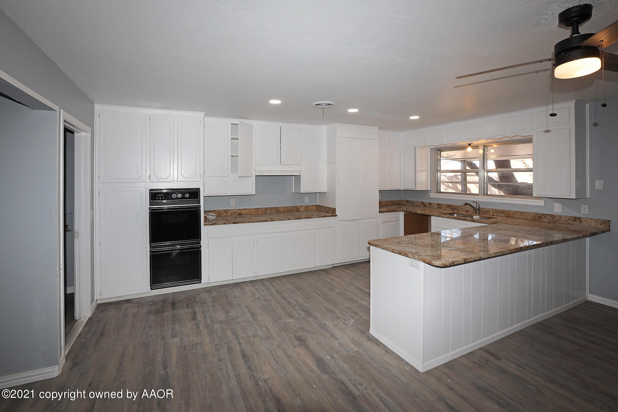 2814 Porter Drive Amarillo, TX 79110 - Photo 5 of 32 Kitchen