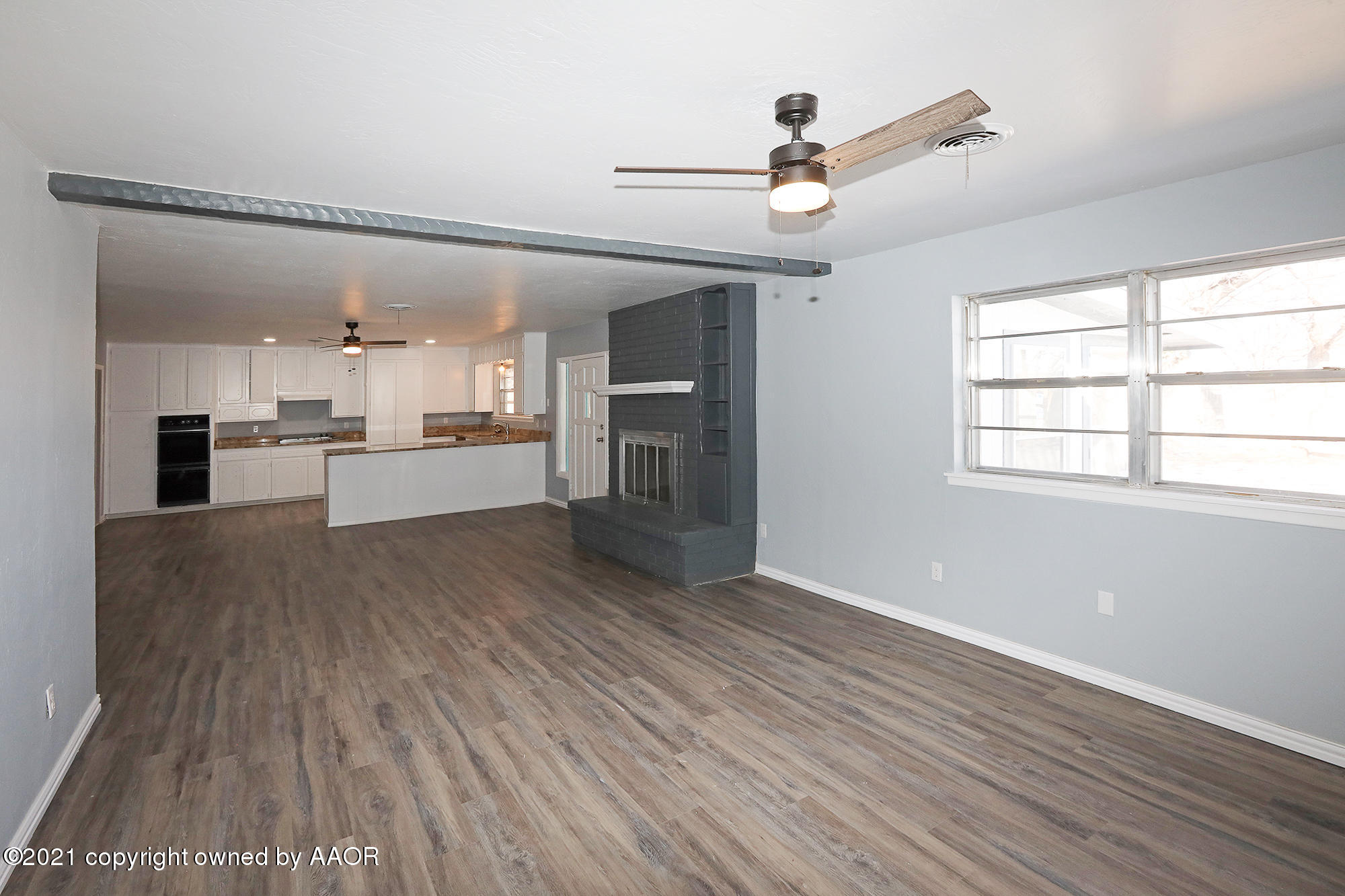 2814 Porter Drive Amarillo, TX 79110 - Photo 8 of 32 Living Area facing Kitchen2