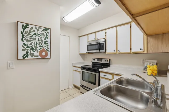 $237,500 | 802 Kottke Drive, Unit 8, Madison, WI 53719