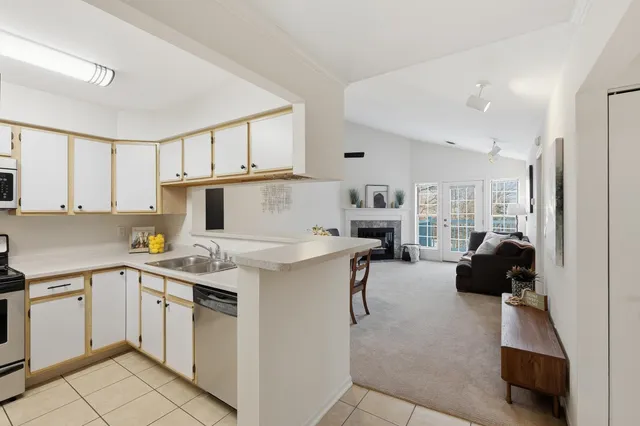 $237,500 | 802 Kottke Drive, Unit 8, Madison, WI 53719