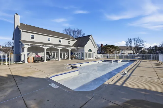 $237,500 | 802 Kottke Drive, Unit 8, Madison, WI 53719