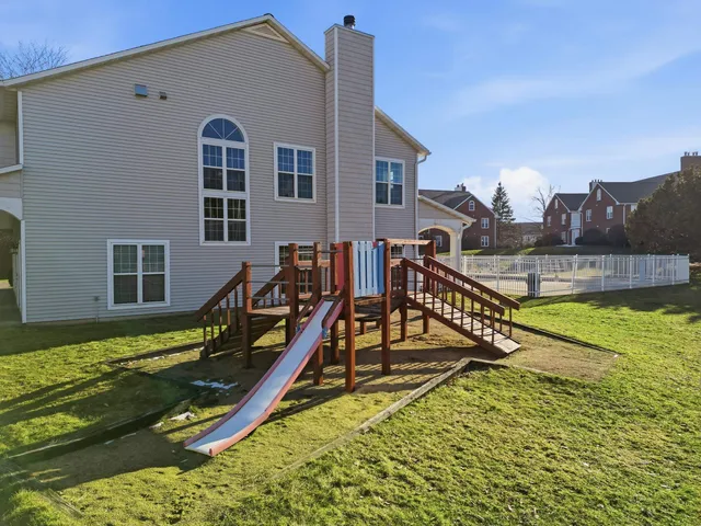 $237,500 | 802 Kottke Drive, Unit 8, Madison, WI 53719