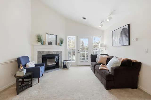 $237,500 | 802 Kottke Drive, Unit 8, Madison, WI 53719