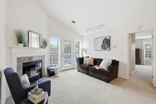 $237,500 | 802 Kottke Drive, Unit 8, Madison, WI 53719