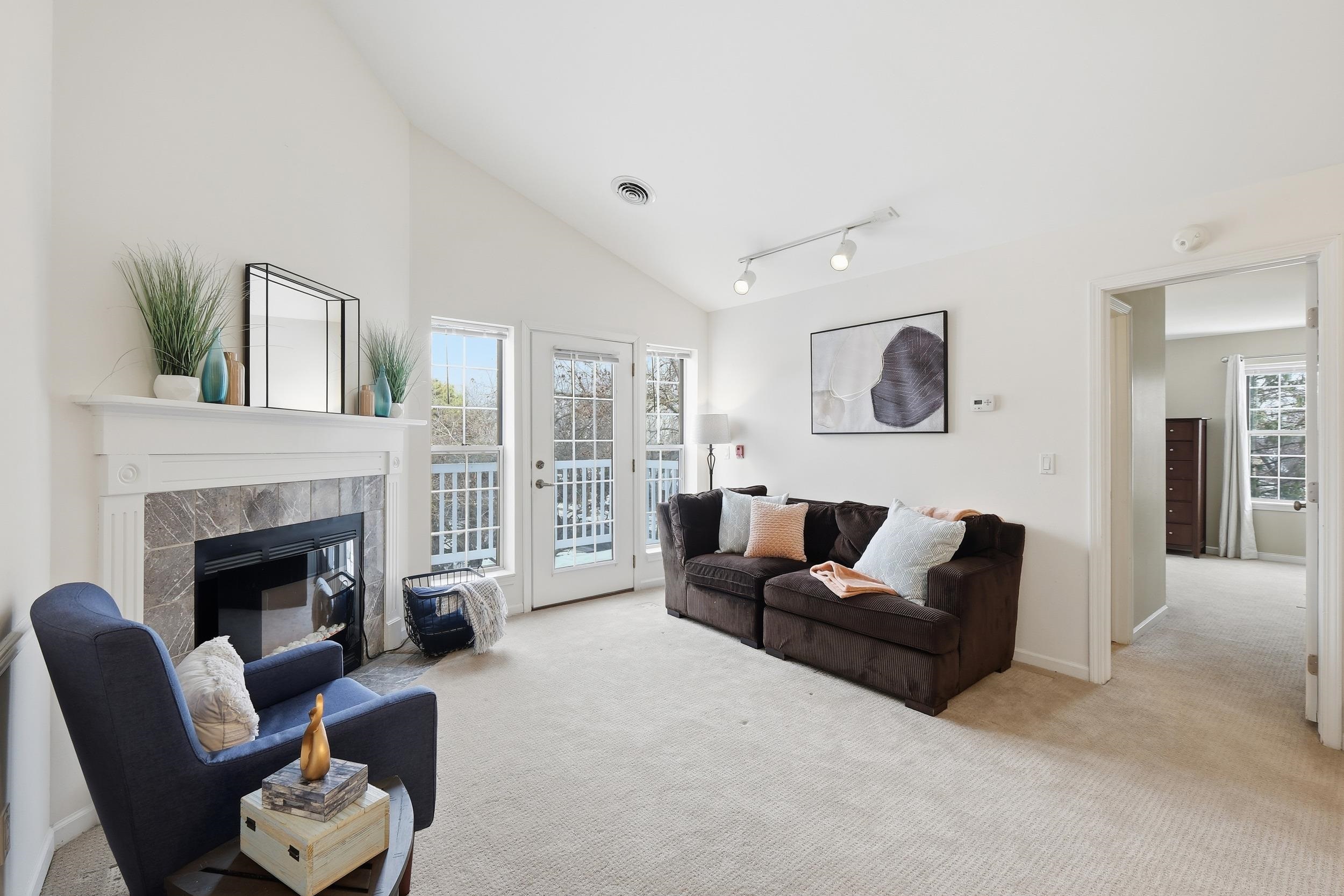 802 Kottke Drive, Unit 8 Madison, WI 53719 - Photo 5 of 46