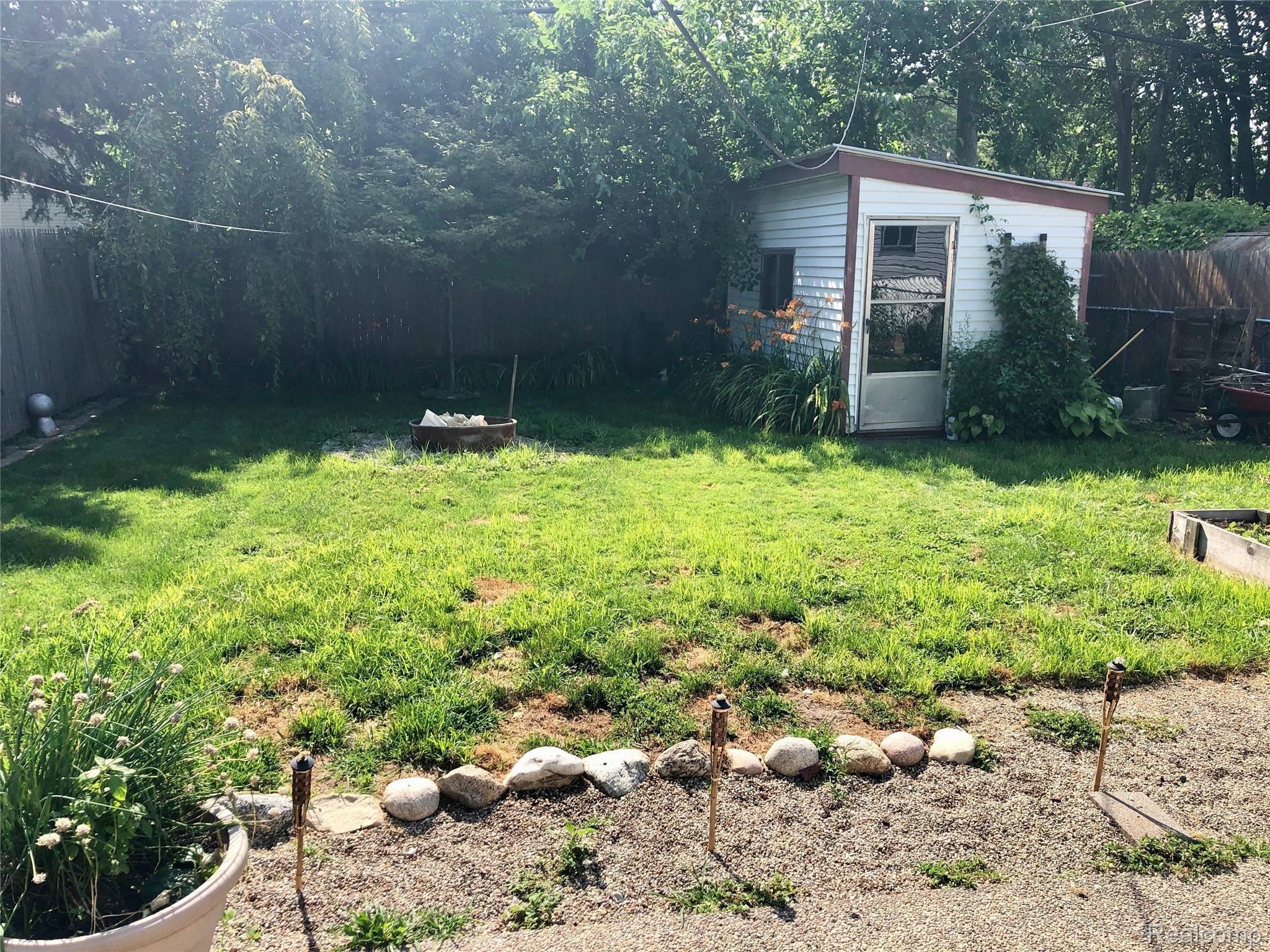 2119 Martin Road Ferndale, MI 48220 - Photo 32 of 34 2119 MARTIN Road, Ferndale 48220 Let's Buy a house today! Call the listing agent for a showing.