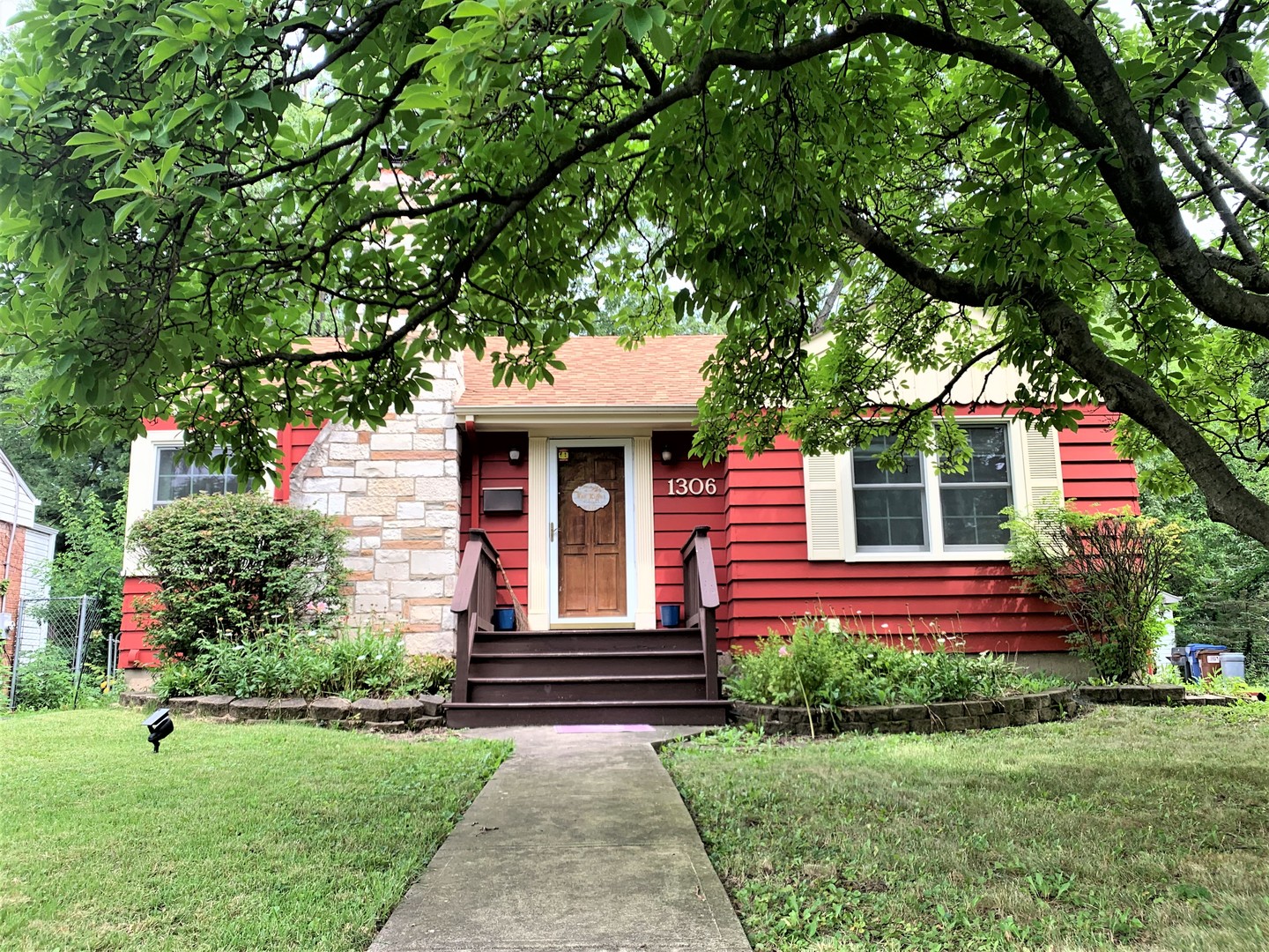 1306 Olive Road Homewood, IL 60430 - Photo 2 of 18