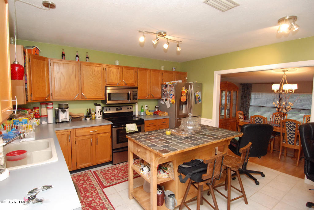 14615 Mandarin Road Jacksonville, FL 32223 - Photo 3 of 19 DSC_23160018
