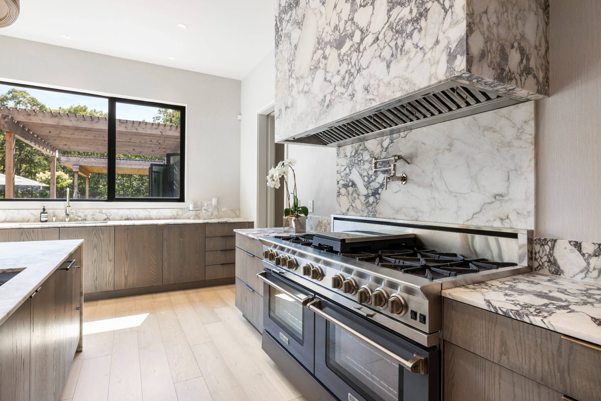 220 2 Holes Water Road East Hampton, NY 11937 - Photo 12 of 30